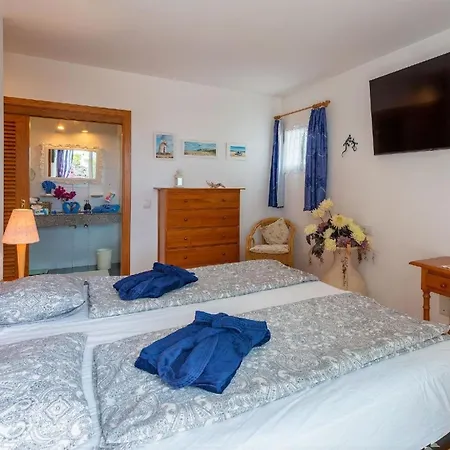 Schoenes In Mit Privatem Pool Prázdninový dům *